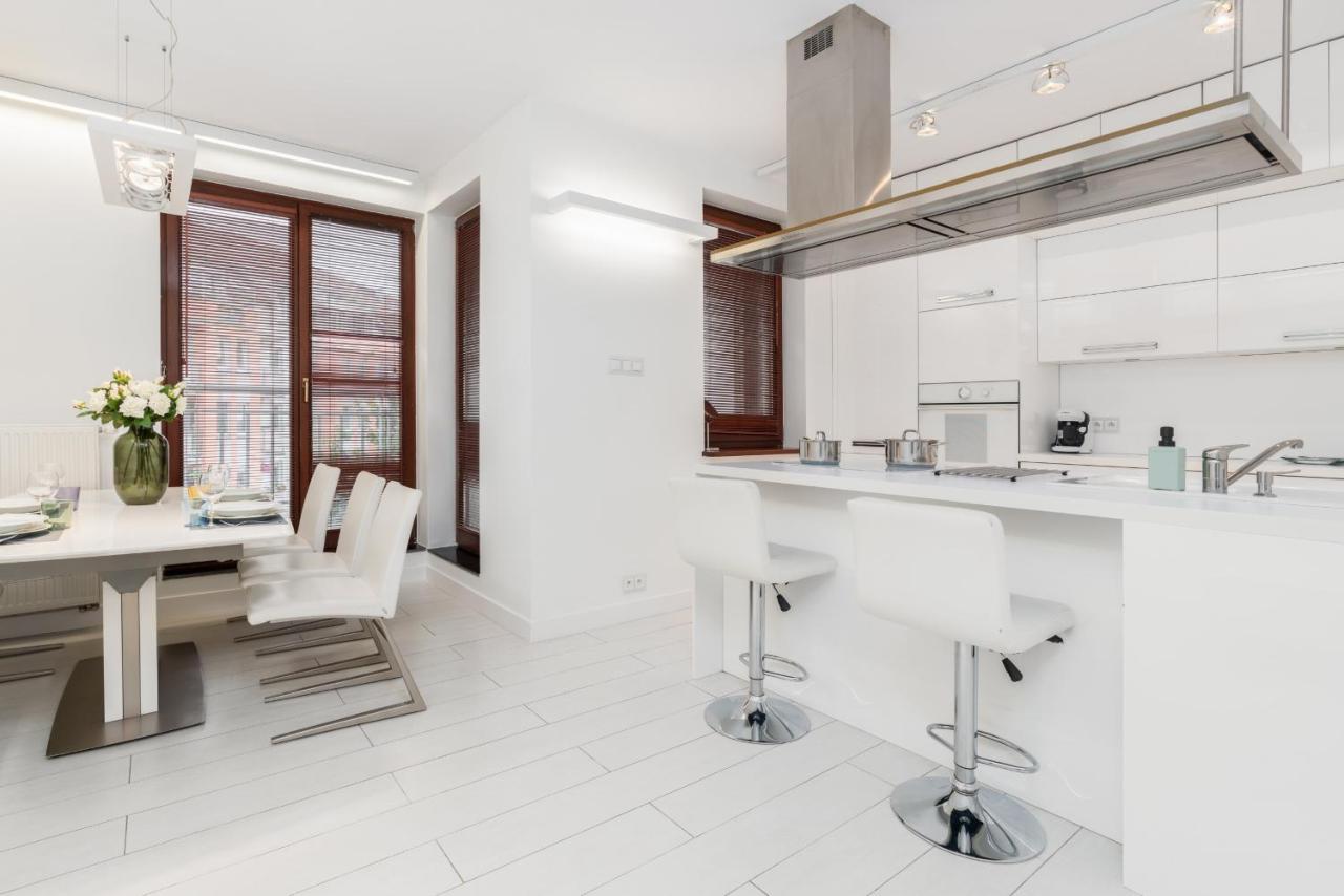 Modern Minimalism Near Old Market By Renters * Poznan